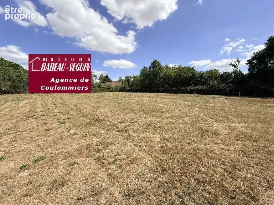 Photo Terrain à Coulommiers au prix de 137 000€
