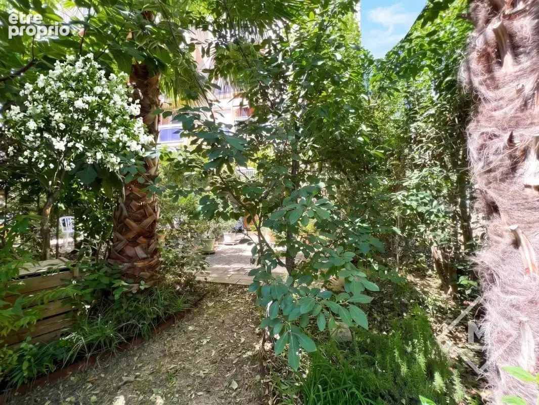 T2 Jardin Privatif parking 220000€ 13012 Marseille - photo 7
