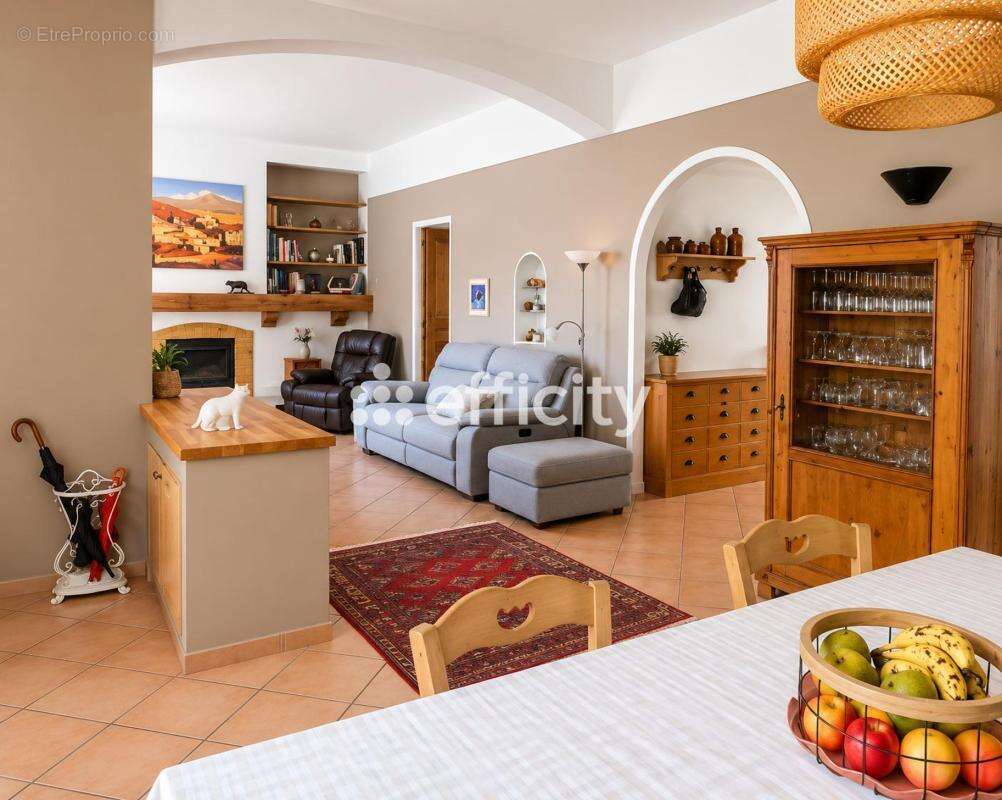 Maison 148 m² à Miramas  - photo 3