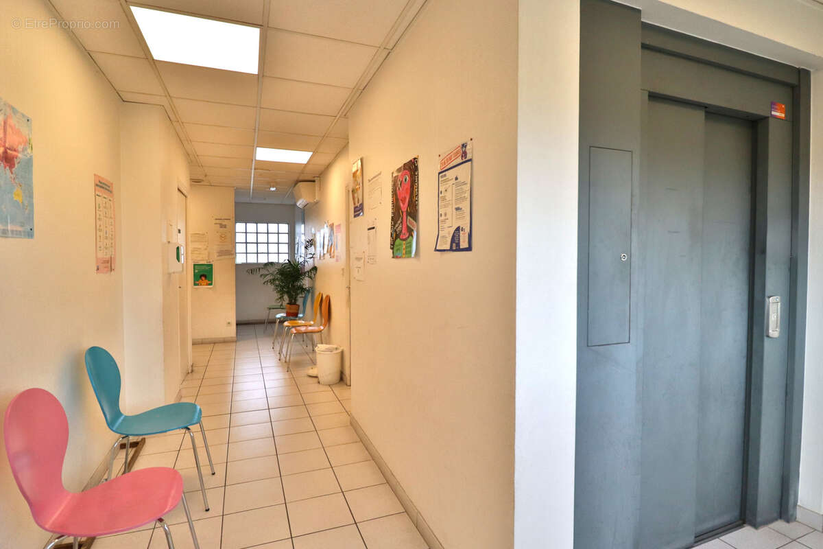 Commerce à SAINTE-SAVINE