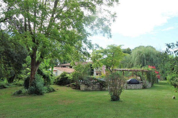 OVERVIEW - Maison à SAINT-FRAIGNE