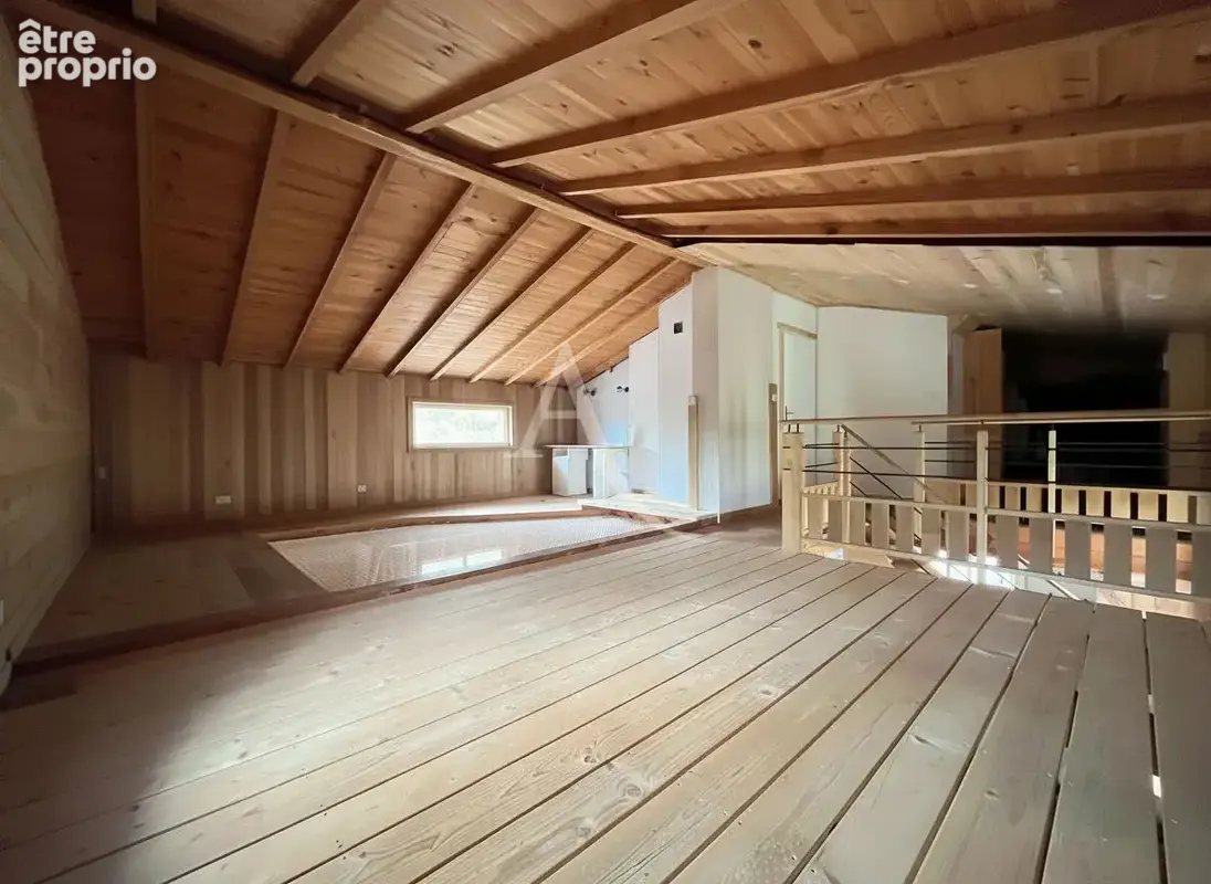 Grande maison familiale de 185m² avec studio indépendant sur plus de 2300m² de terrain ! - photo 6