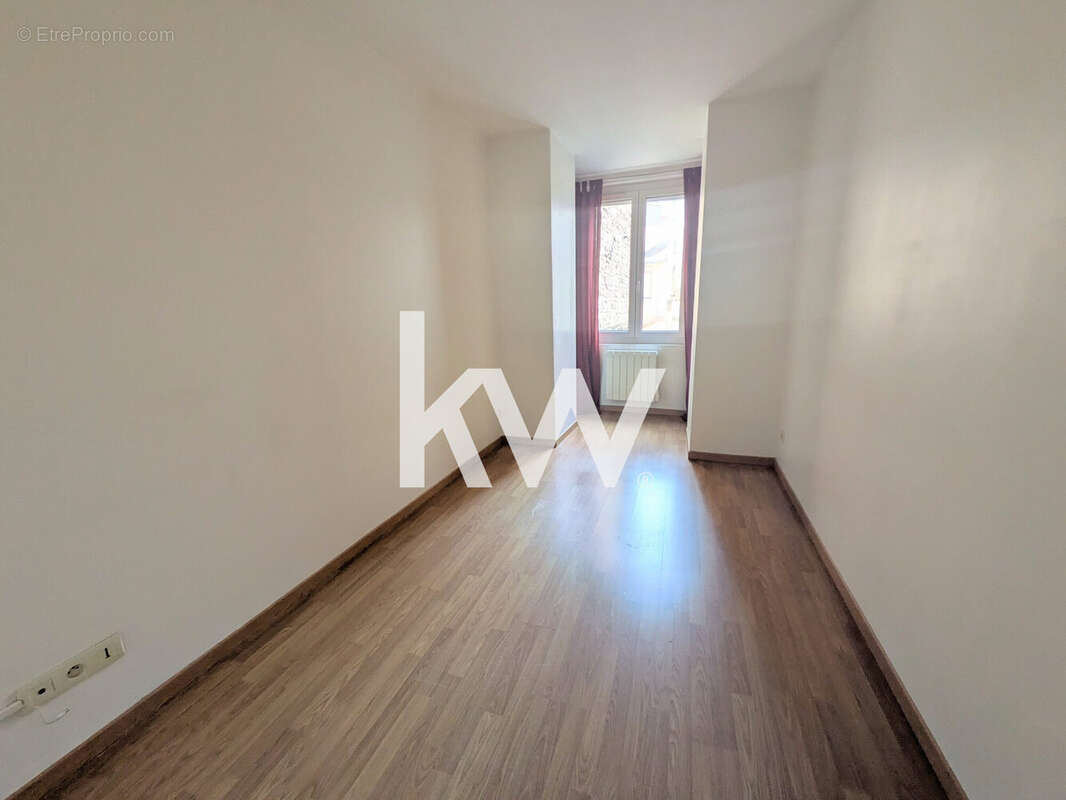 Appartement 65 m² à Saint-Etienne  - photo 8