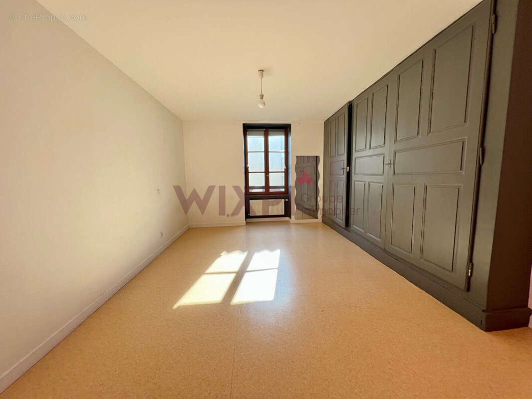 Appartement à SAINT-NAZAIRE-LES-EYMES