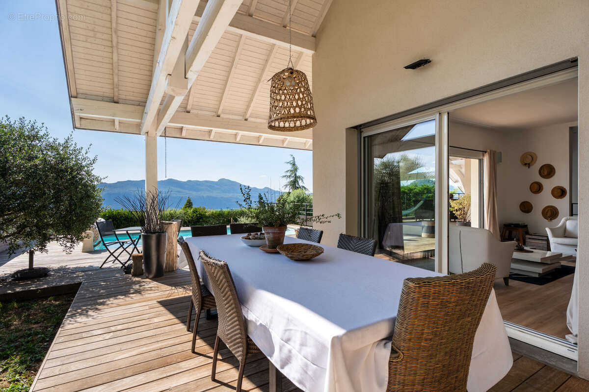Hauteurs AIX LES BAINS - Villa familiale : panoramique sur le lac - piscine et jardin - photo 9