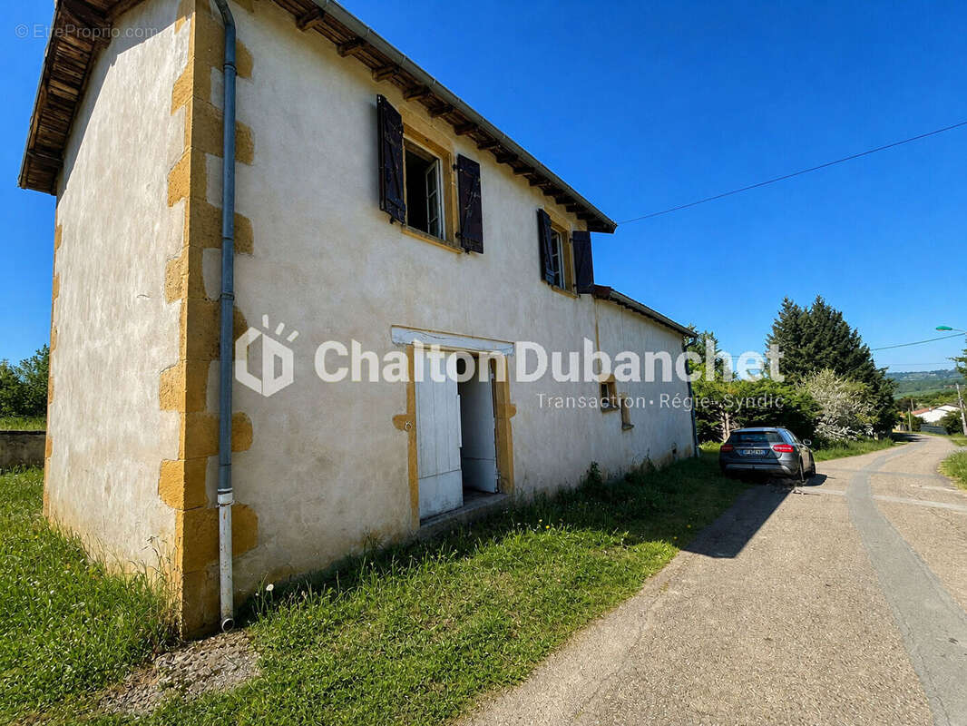 Maison à SAINT-DENIS-DE-CABANNE