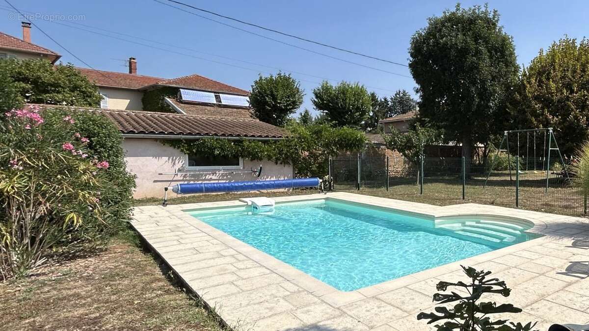 Maison à BOUGE-CHAMBALUD