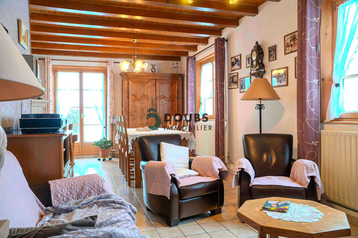 Maison à ORCHAMPS-VENNES