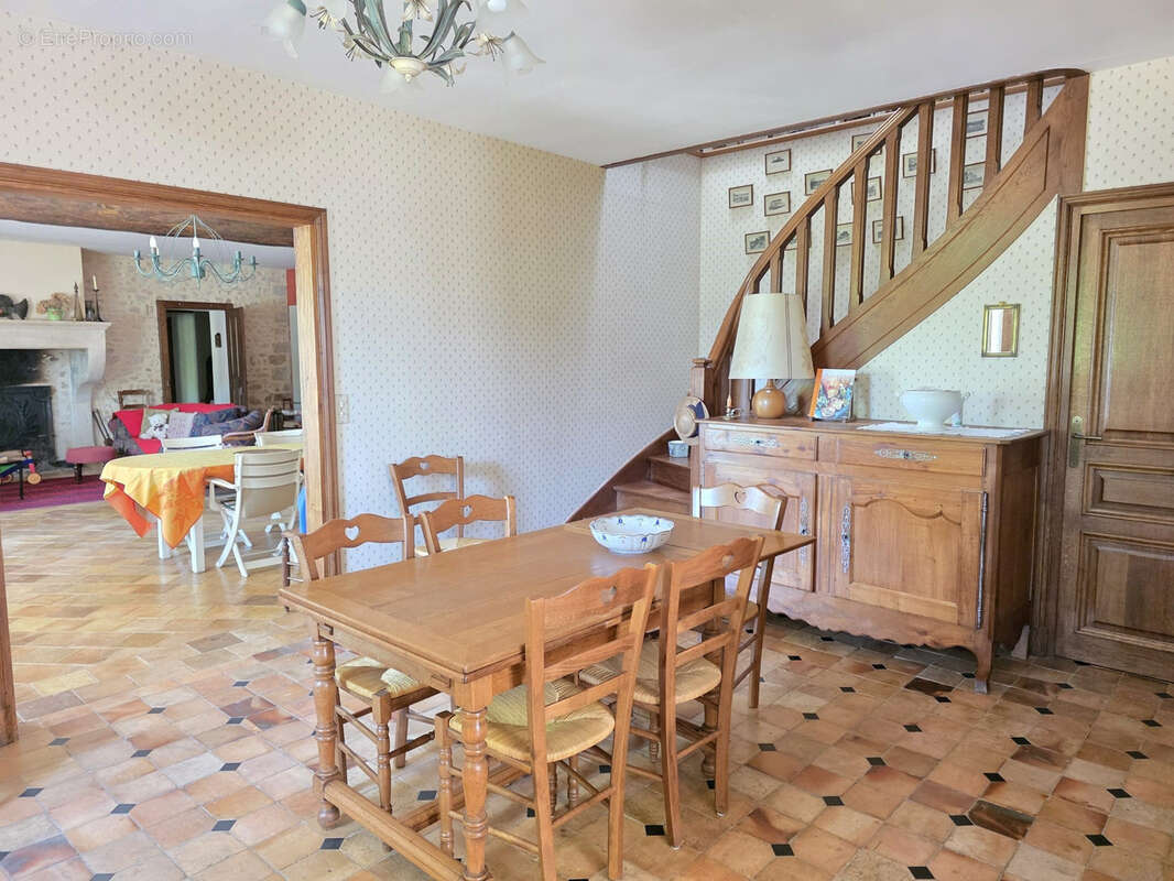 Maison à FONTAINEBLEAU