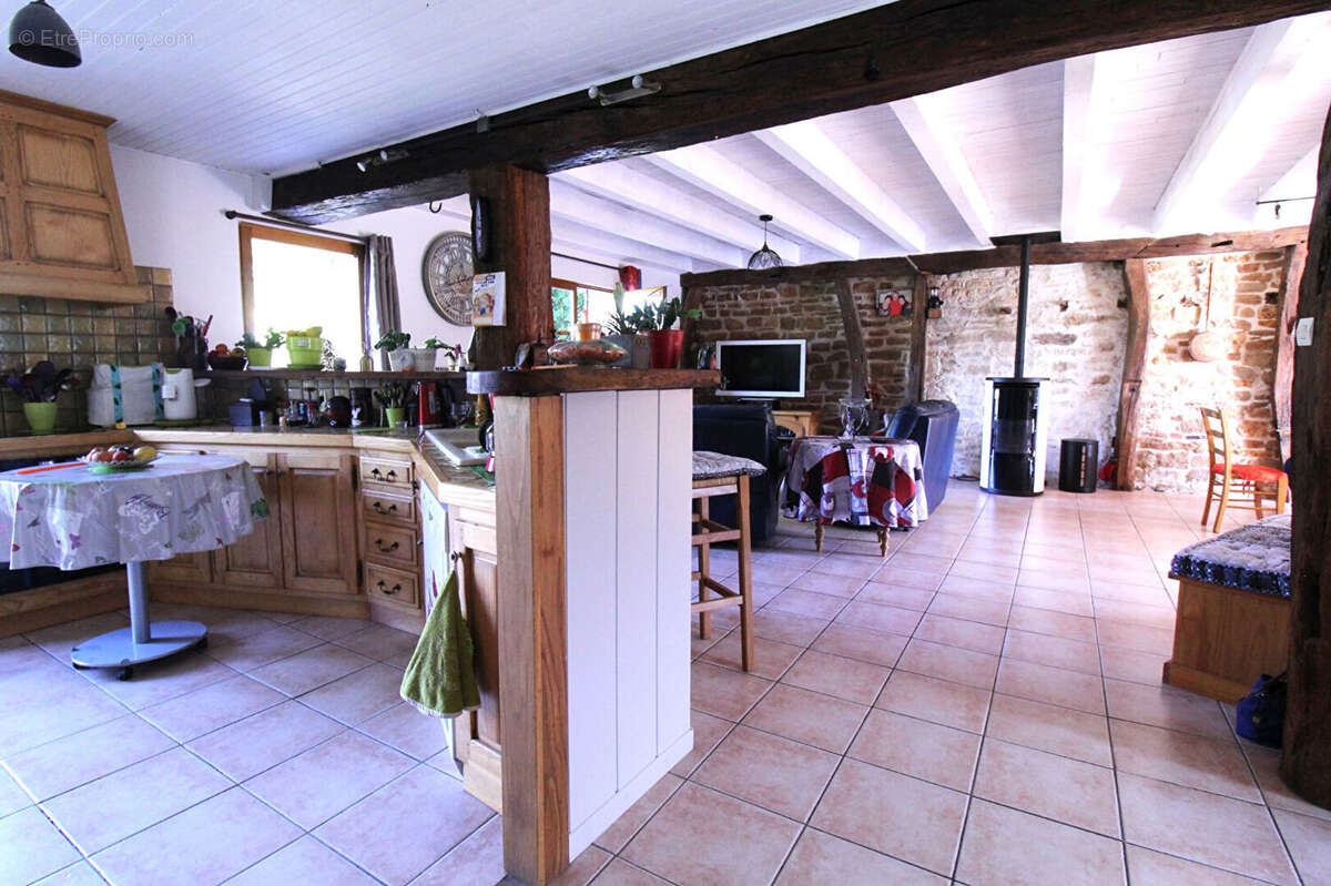 Maison à SAVIGNY-EN-REVERMONT