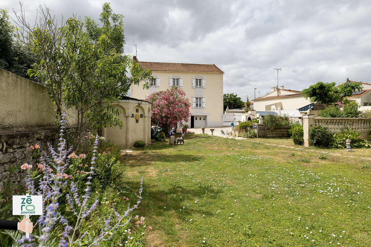 Maison familiale de 160?m2   6 pièces   Sud Vendée   Terrain arboré   DPE B - photo 13