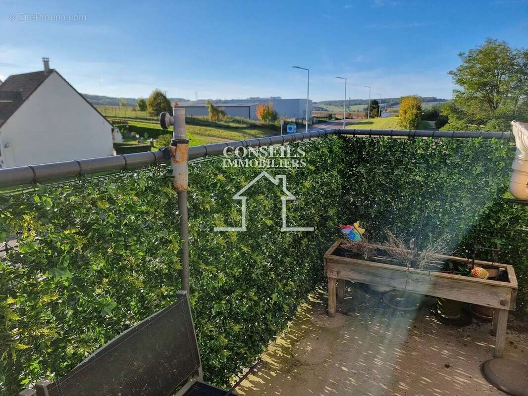 Appartement à VILLENEUVE-SUR-YONNE