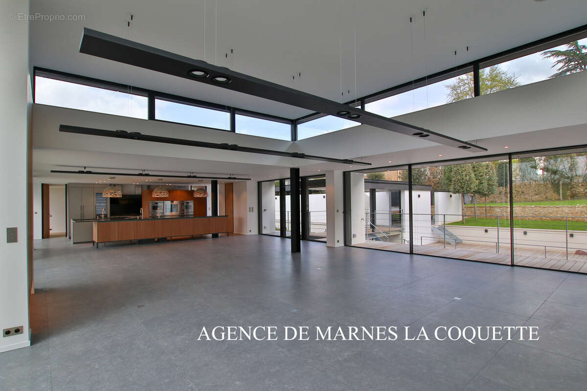 Maison à VILLE-D'AVRAY