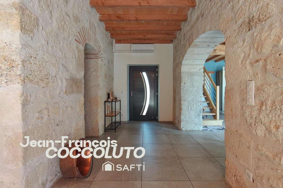 Maison 233 m² à Puymirol  - photo 5