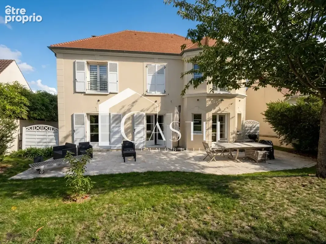 ORGEVAL CENTRE   Belle maison familiale 7 pièces au calme, jardin de 739 m2 - photo 18