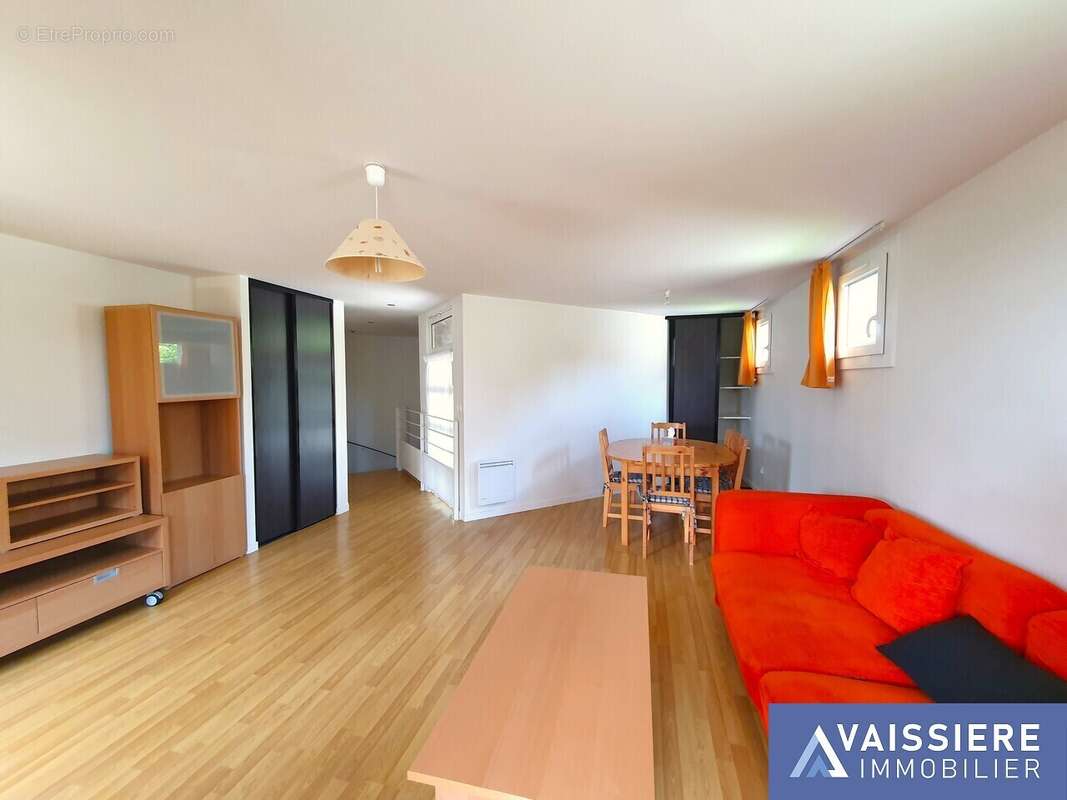 Maison à VOISINS-LE-BRETONNEUX