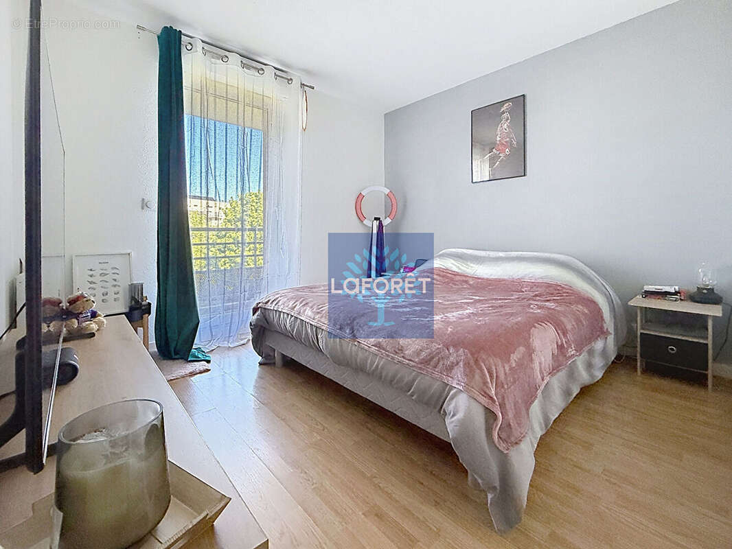 Appartement à SAINTE-GENEVIEVE-DES-BOIS