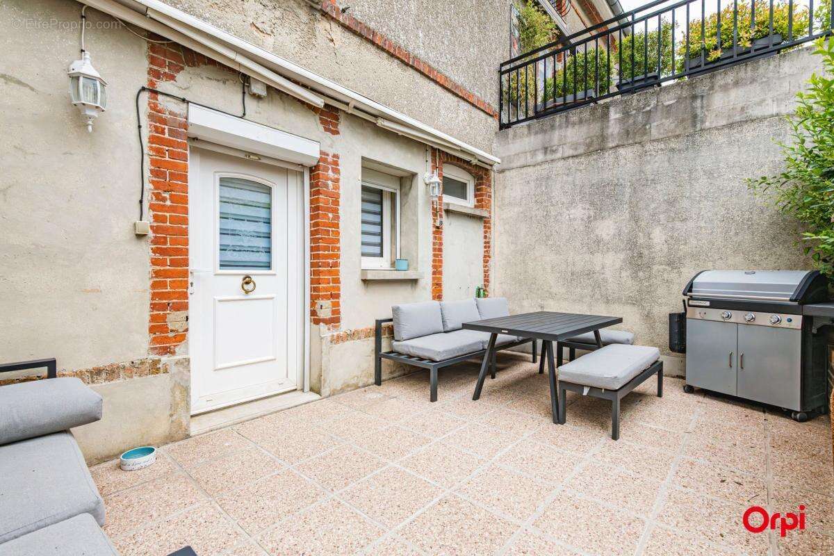 Maison à MAILLY-CHAMPAGNE