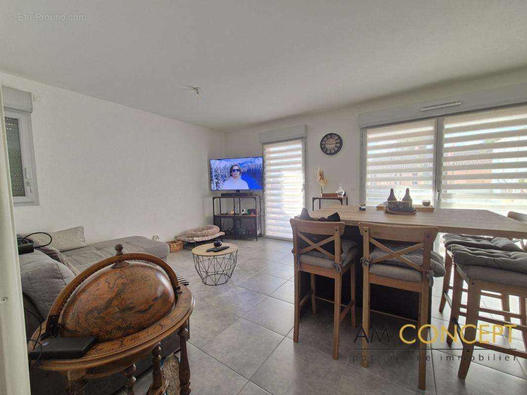 Appartement à CHATEAUNEUF-VILLEVIEILLE