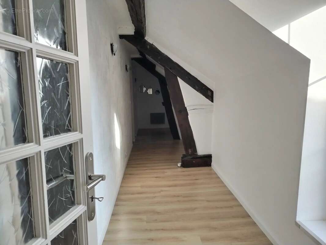 Maison à REMAUVILLE