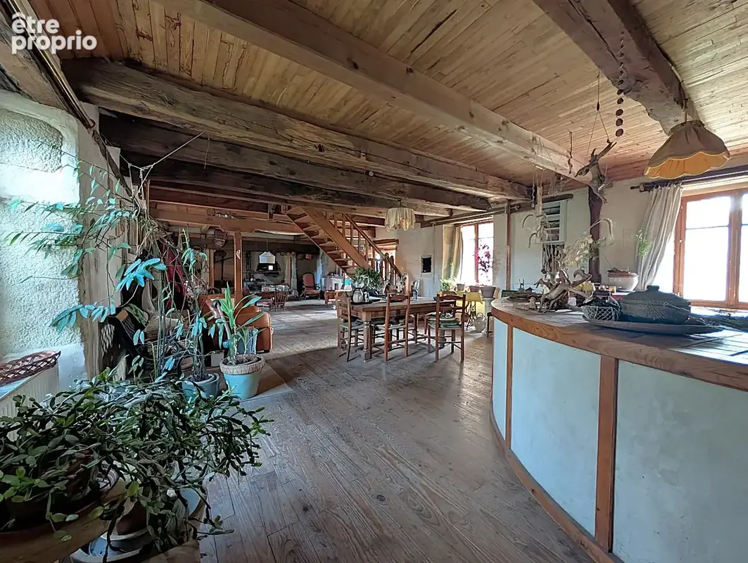 MAISON de caractère T5 + Dépendances + 5.3 ha - photo 6