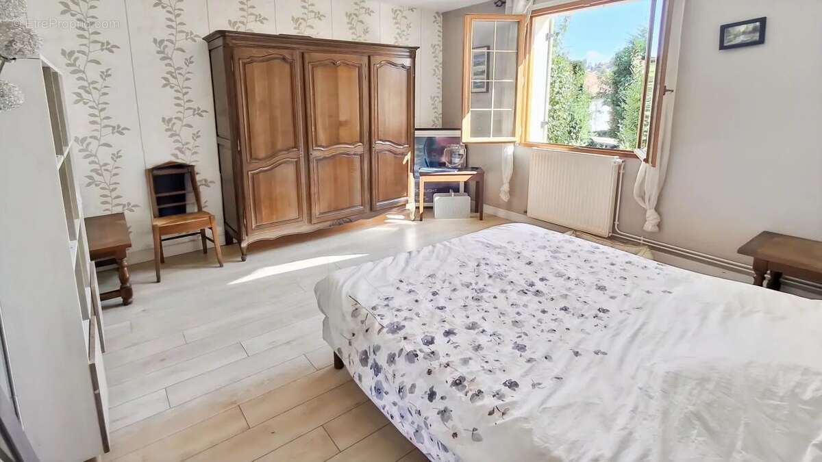 Maison à CHAMPCEVINEL