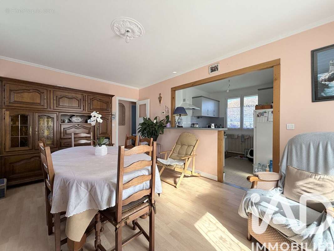 Photo 2 - Maison à COURTENAY