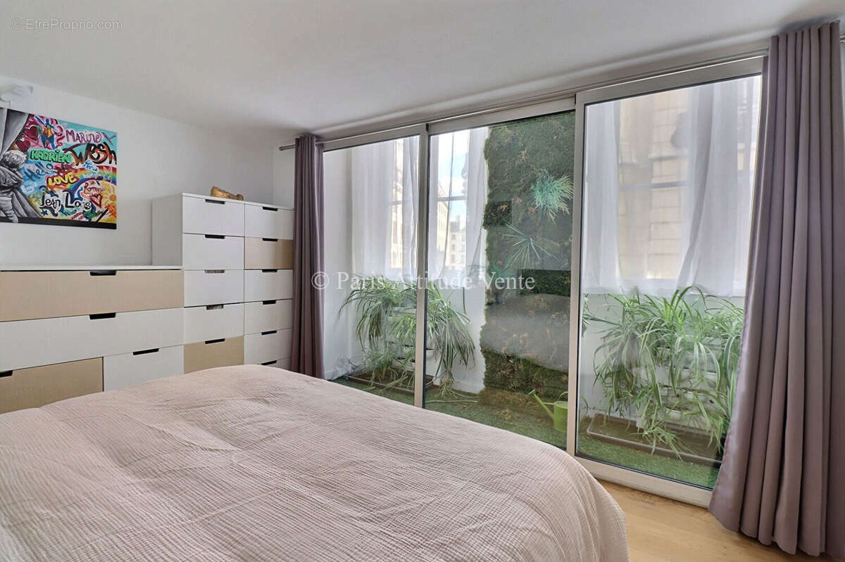 Appartement à PARIS-2E