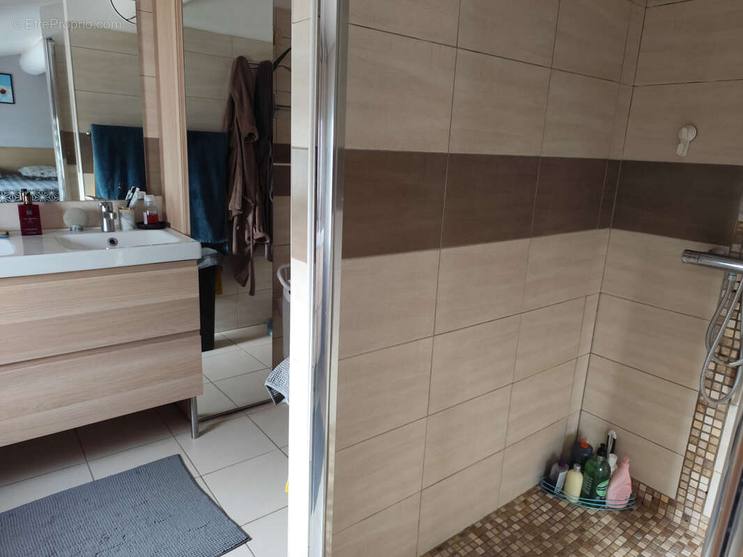 Maison à JONQUIERES-SAINT-VINCENT