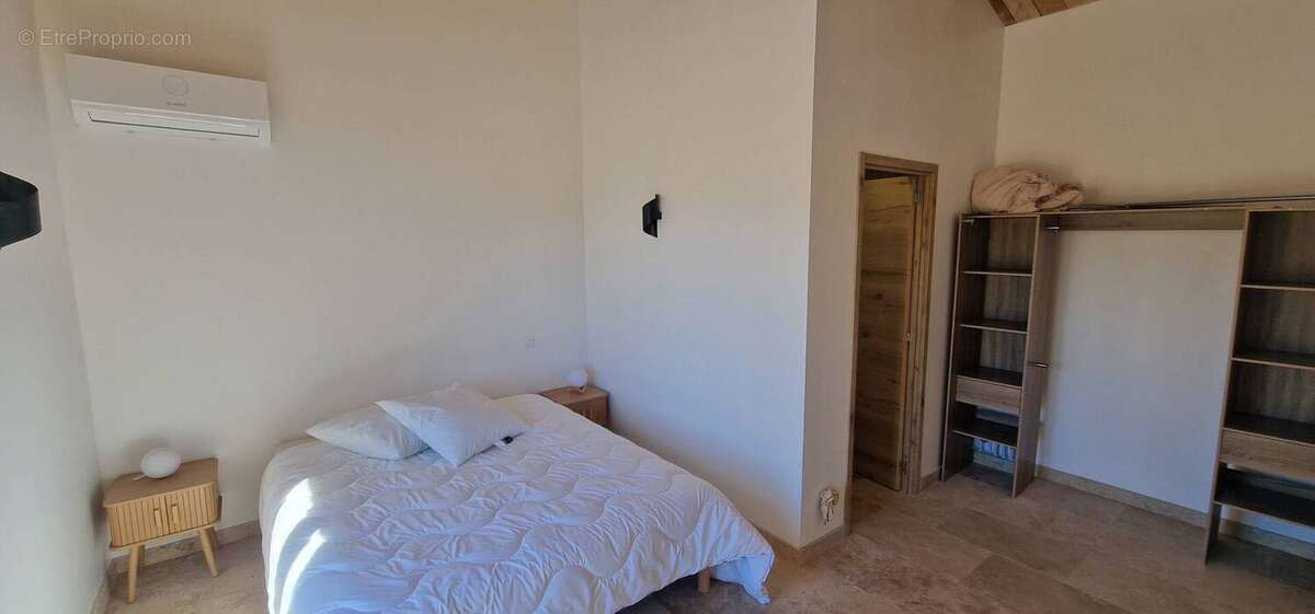 Autre à ROQUEBRUNE-SUR-ARGENS