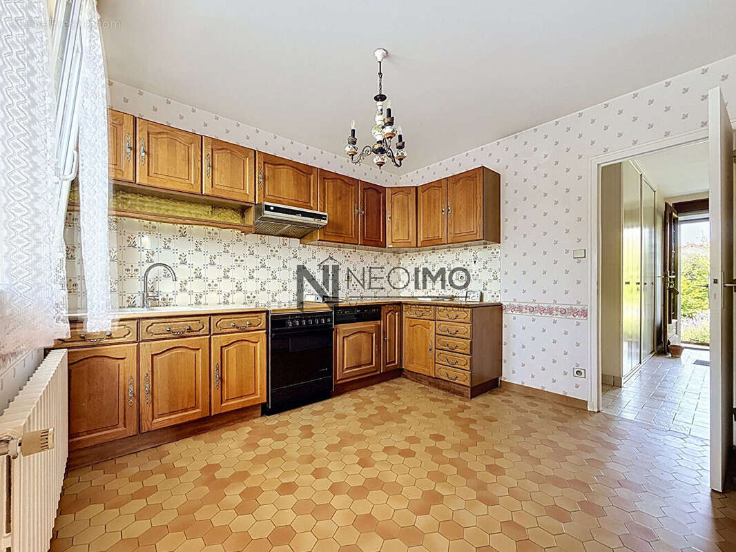 Maison à NEUFCHATEAU