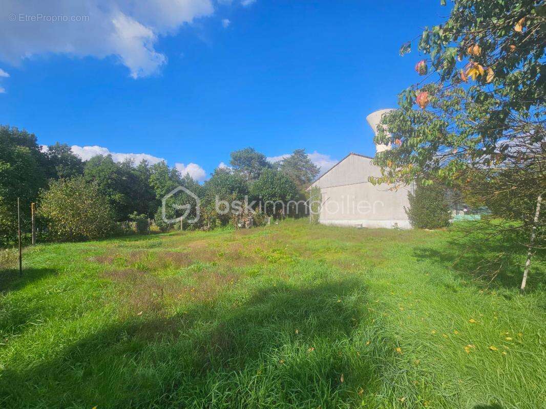 Maison à VANNES-SUR-COSSON