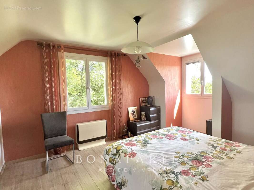 Pau coteaux sud – maison vue pyrénées  4 chambres + sous-sol 70 m² - photo 12