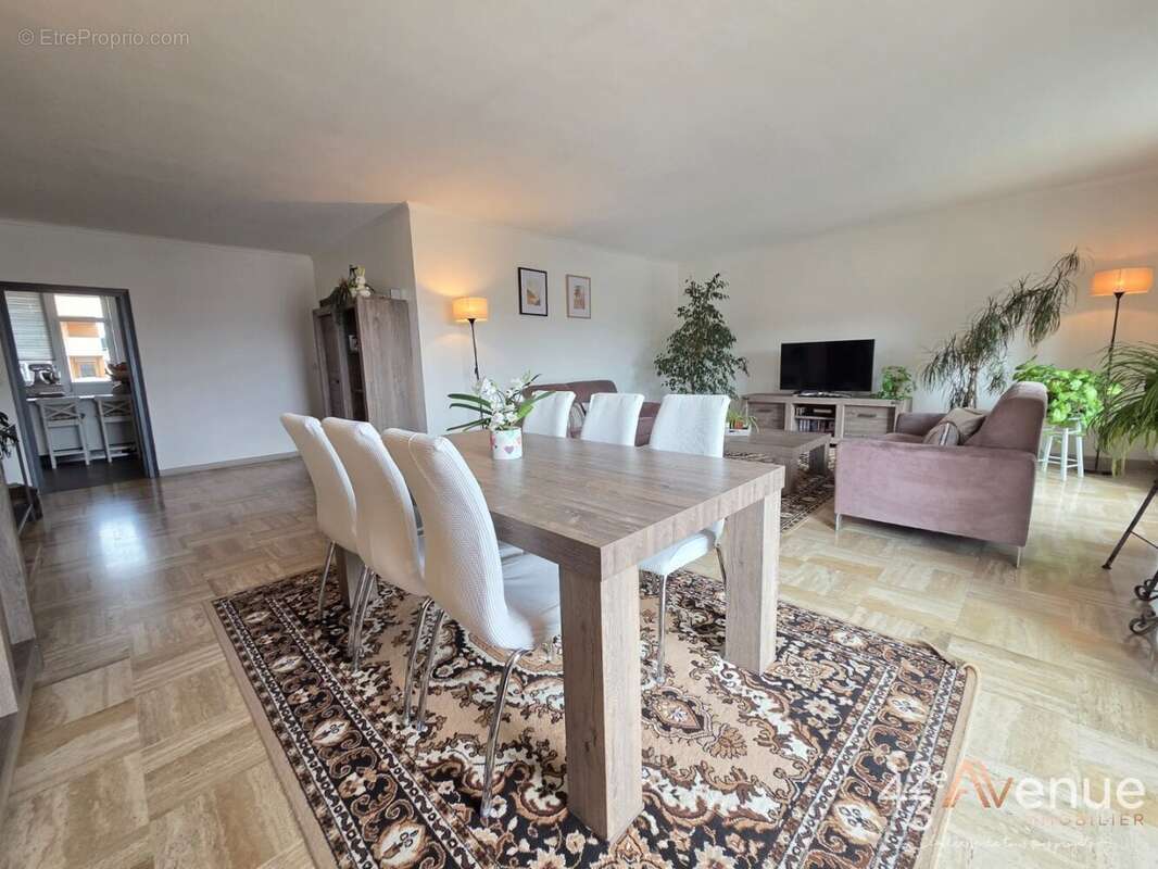 Appartement à SAINT-ETIENNE