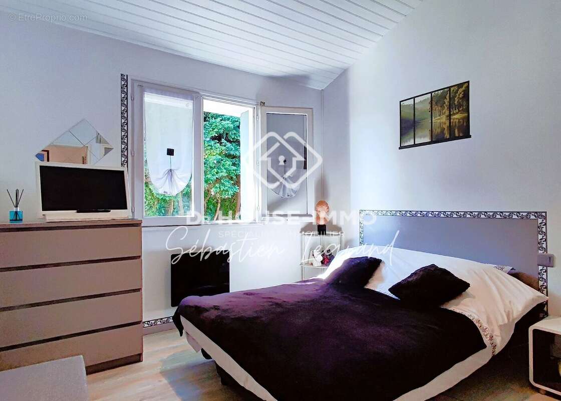 Maison à PAREMPUYRE