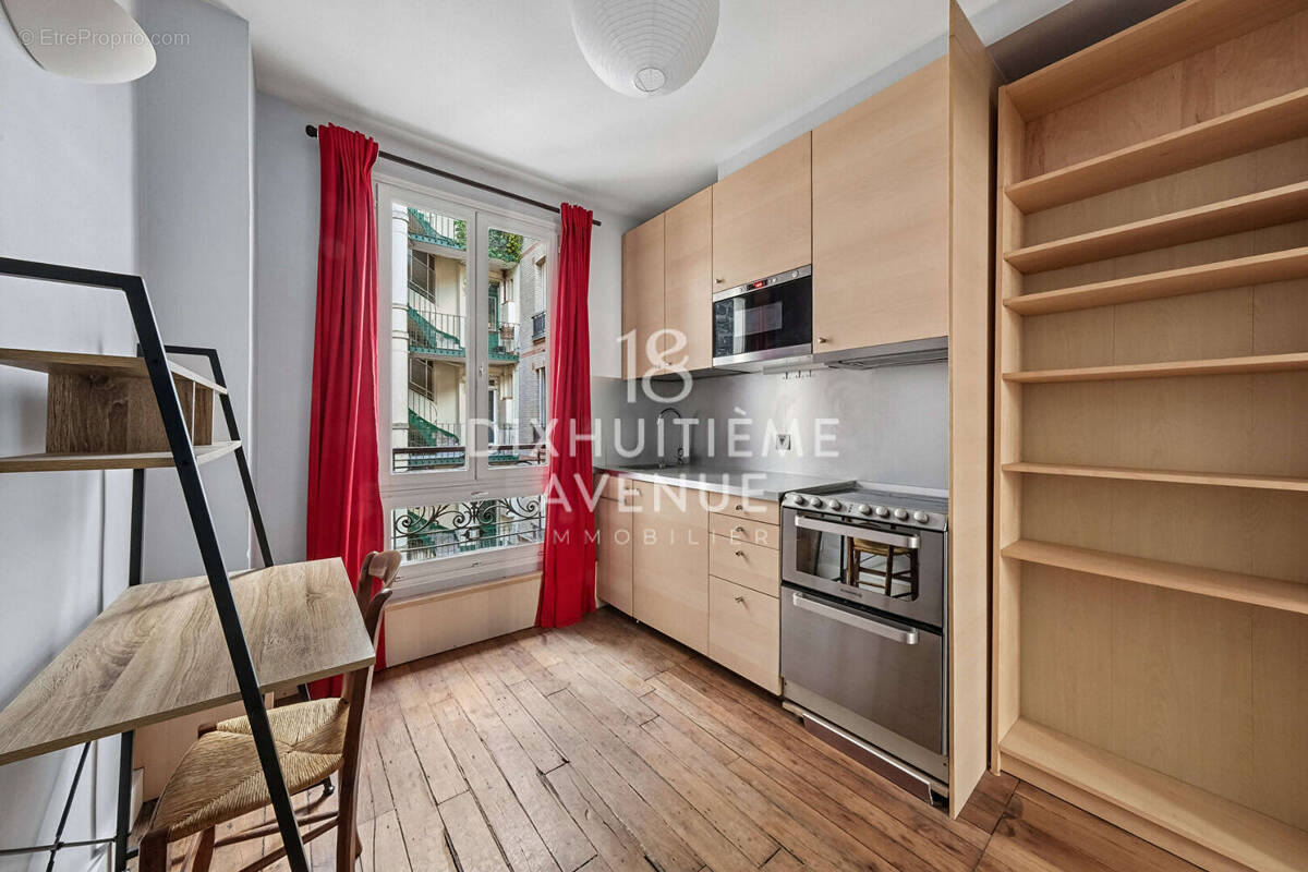Appartement à PARIS-18E