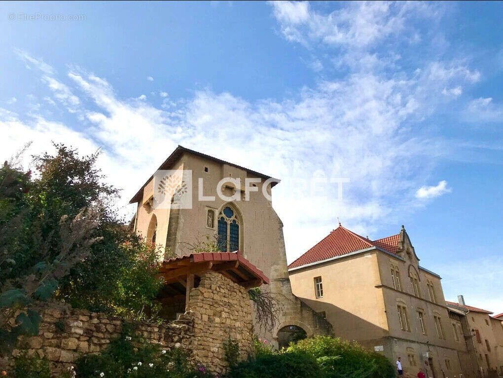 Terrain à NORROY-LE-VENEUR