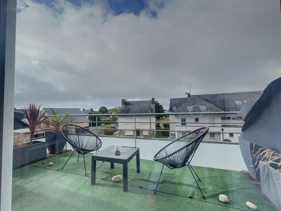 Dernier étage, 3 pièces avec terrasse, garage et parking. - photo 4