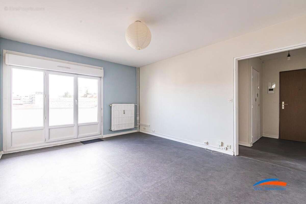   - Appartement à REIMS