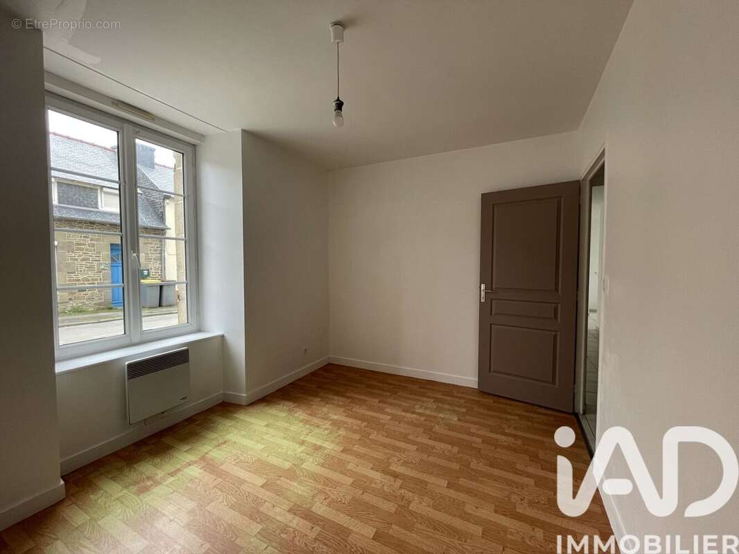 Photo 8 - Appartement à LA ROCHE-DERRIEN