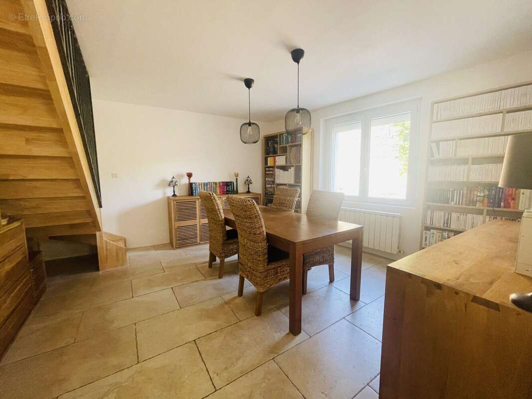 Maison à PUJAUT