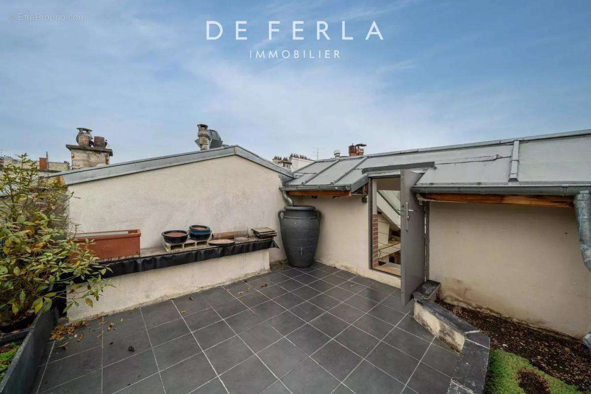 RUE ROGER : Triplex familial - derniers étages - baigné de lumière - terrasse plein sud - photo 8