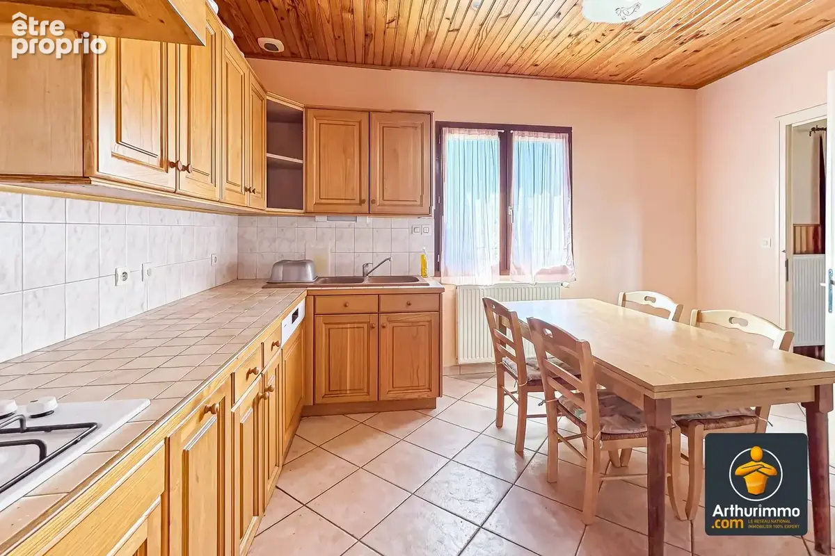 SAINT-VICTOR – Maison familiale avec sous-sol complet, grand terrain de 5 588 m² et aucun vis-à-vis - photo 9