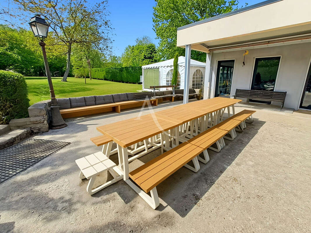 Maison de Caractère sur un Magnifique Terrain Arboré de plus de 4 000 m² - photo 12