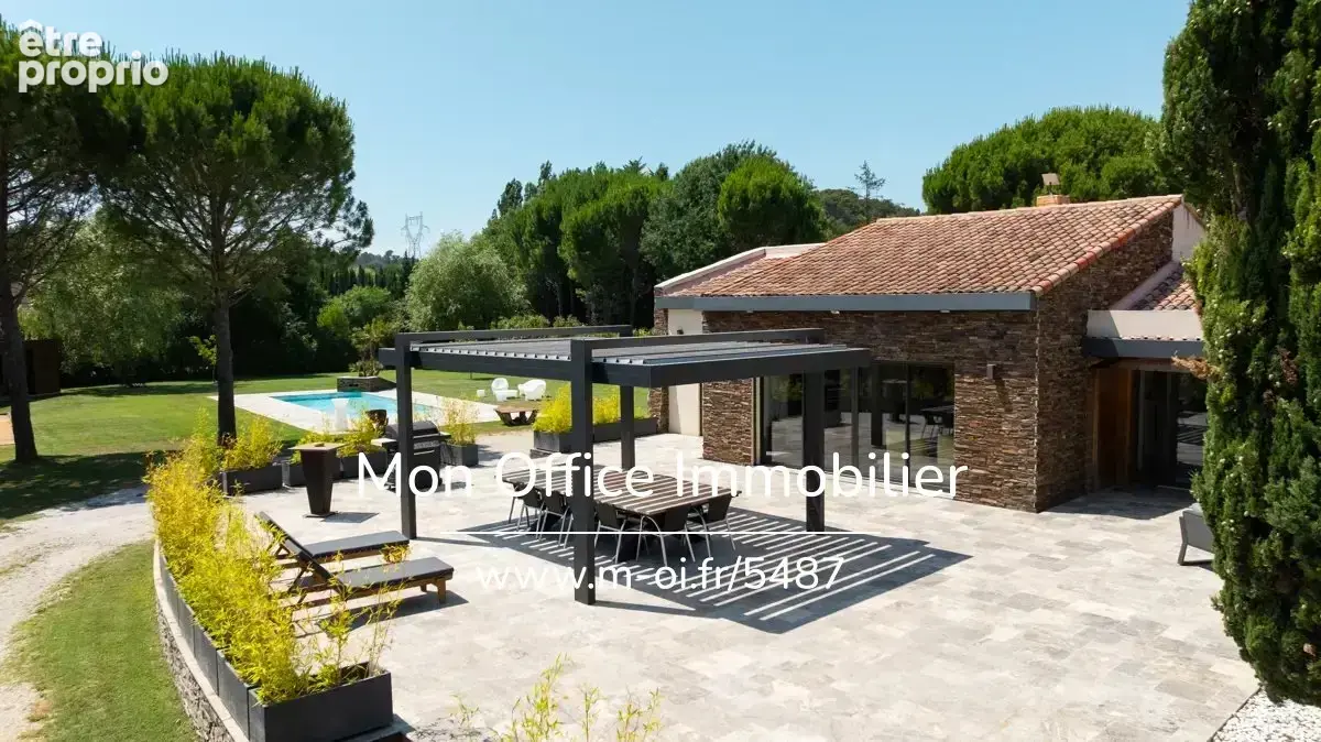 Référence : 6840-DVI -  Villa contemporain de plain-pied, piscine 5 x 12 m, studio indépendant, parc de 4 500 m² - photo 2