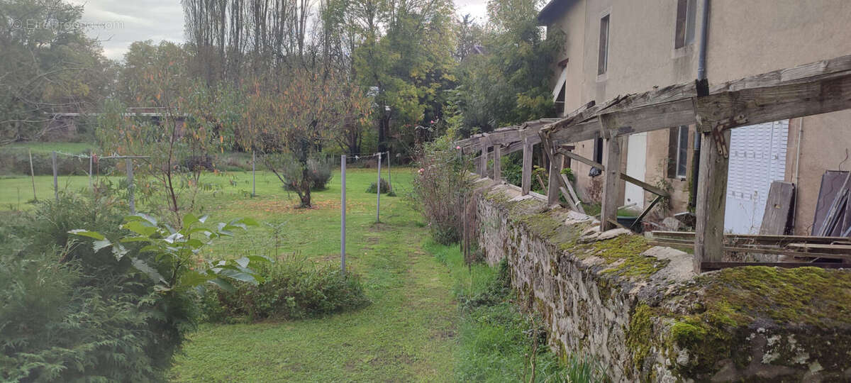 Appartement à ETANG-SUR-ARROUX