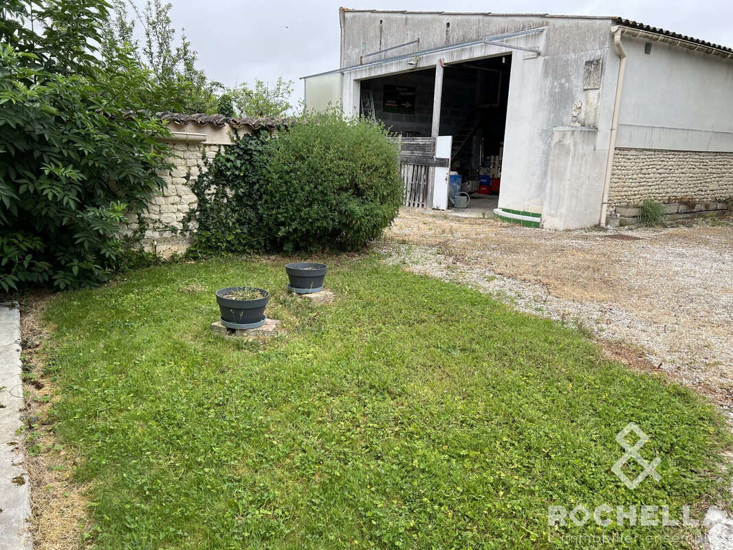 Maison 81 m² à La Vergne  - photo 4
