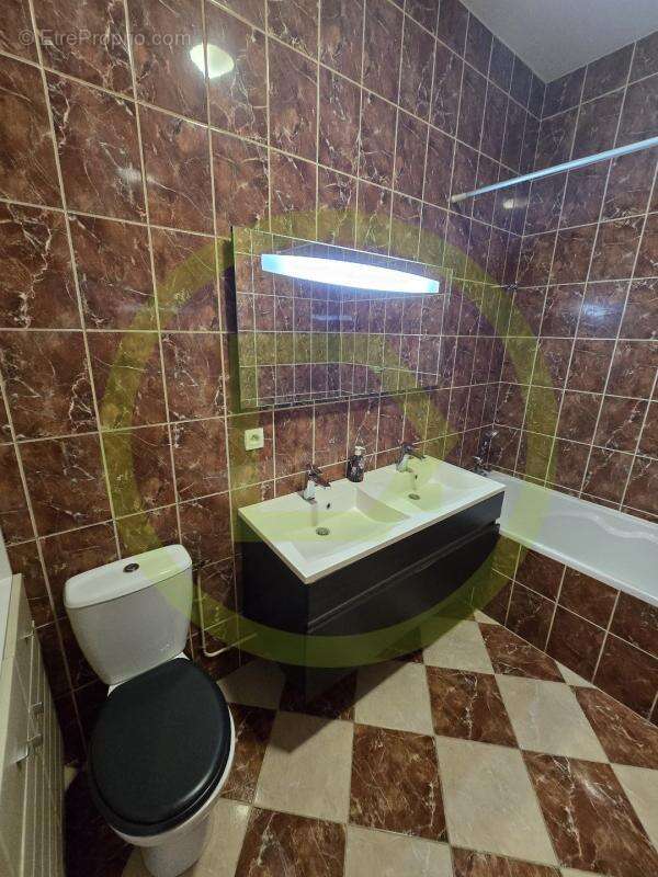 Appartement à SAINT-JEAN-DE-LA-RUELLE