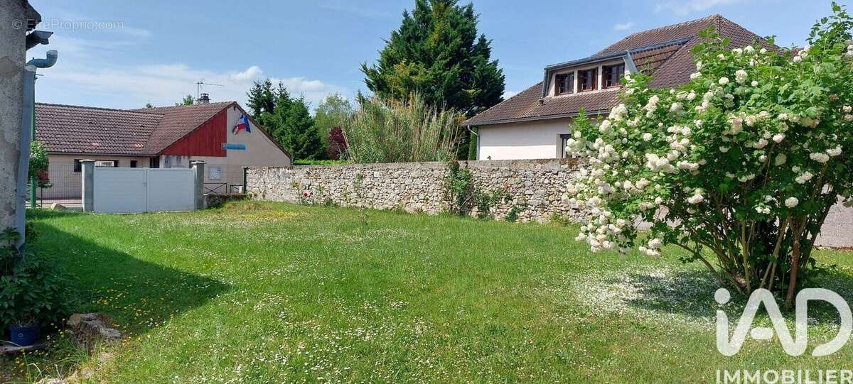 Maison 93 m² à Saint-Agnan  - photo 4