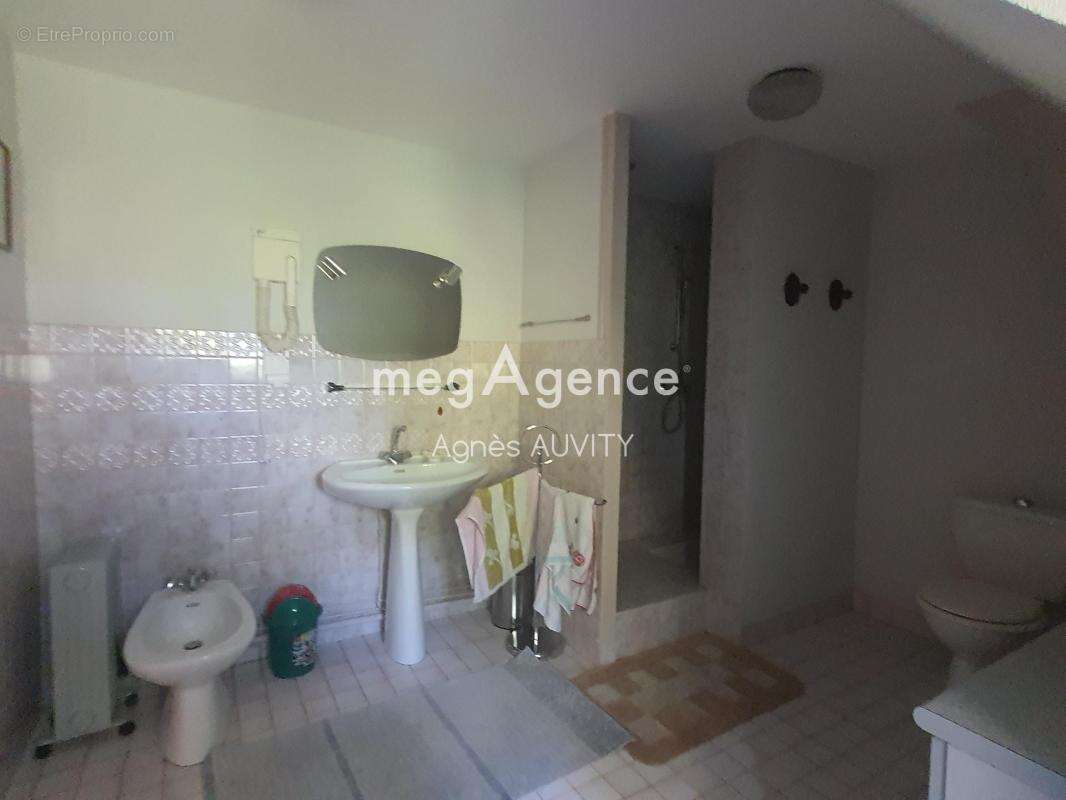 Maison à NERIS-LES-BAINS